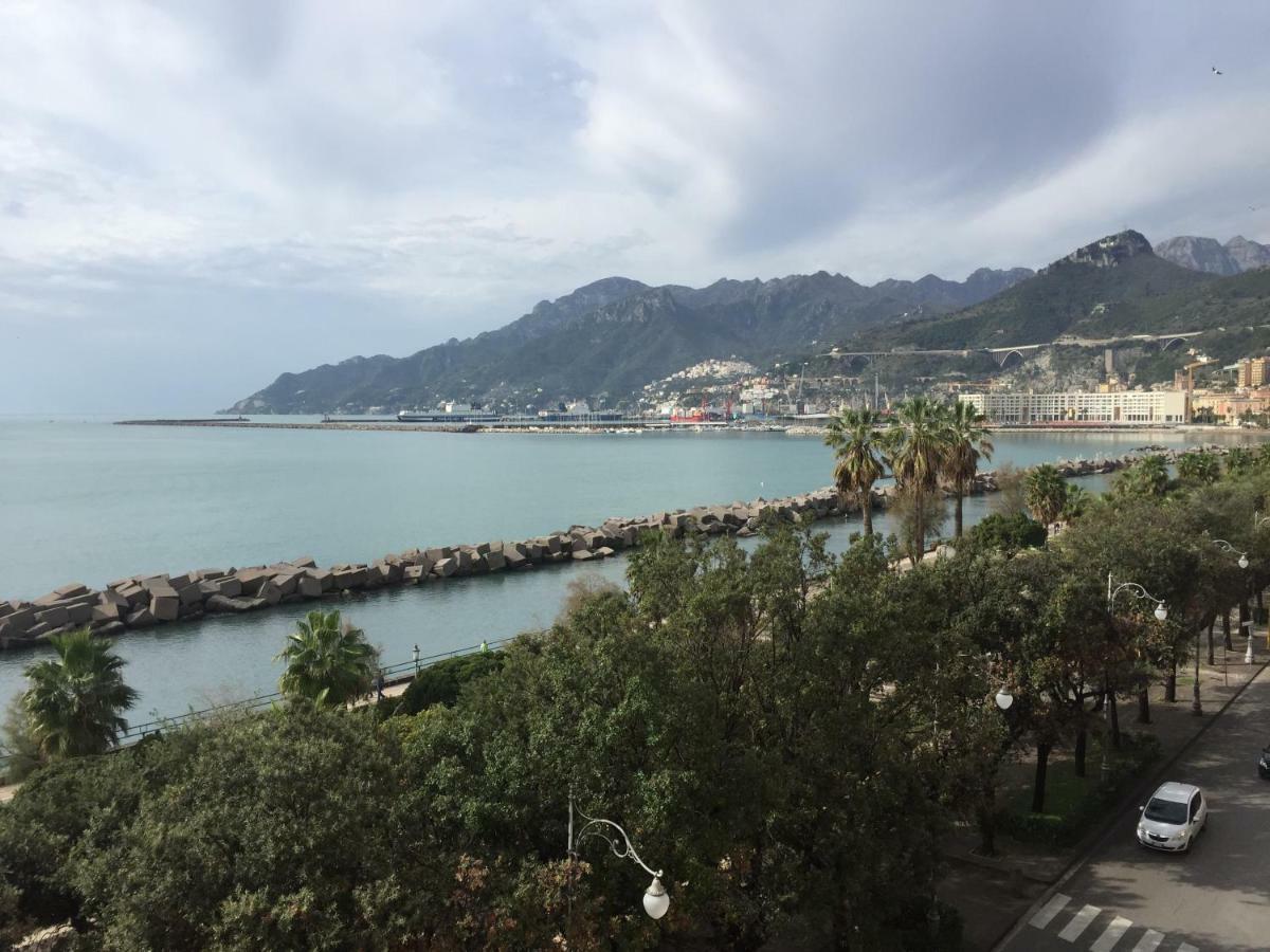 B&B Di Mare E D'Azzurro Salerno Exteriör bild